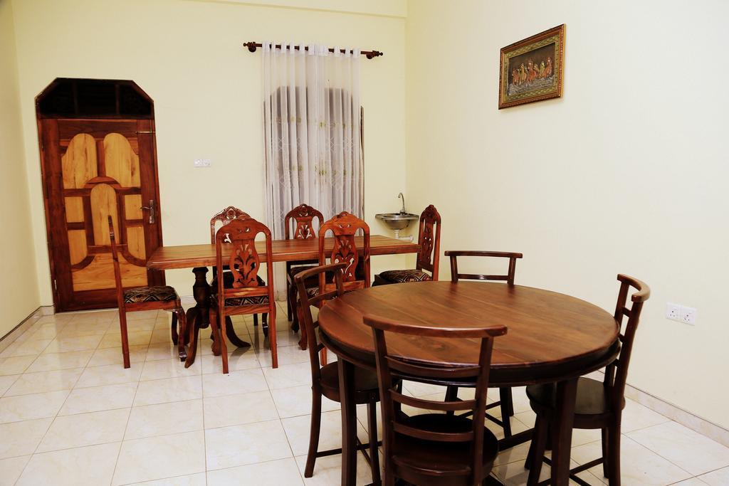 Centra Villa Kataragama Esterno foto